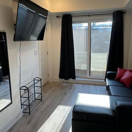 Lovely One Bedroom Condo With Free Parking شلالات نياغارا المظهر الخارجي الصورة