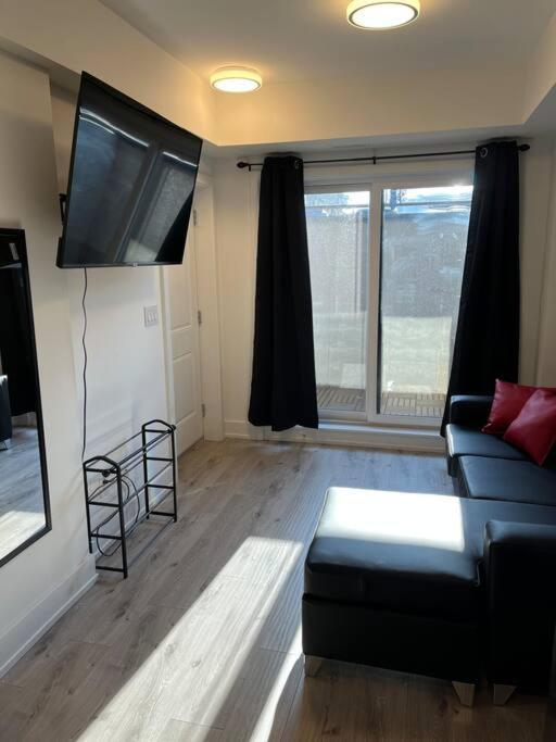 Lovely One Bedroom Condo With Free Parking شلالات نياغارا المظهر الخارجي الصورة